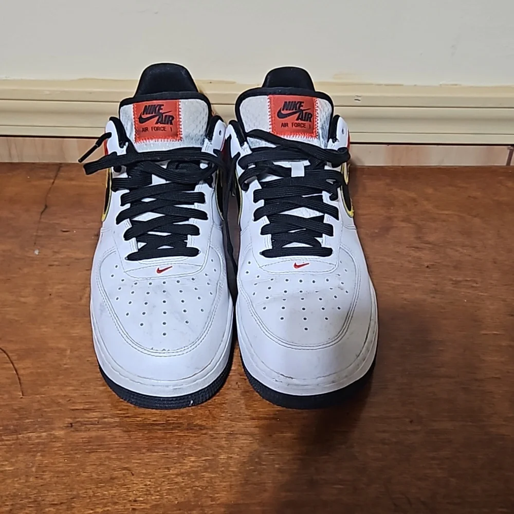 Sneakers - Picture 1 of 3
